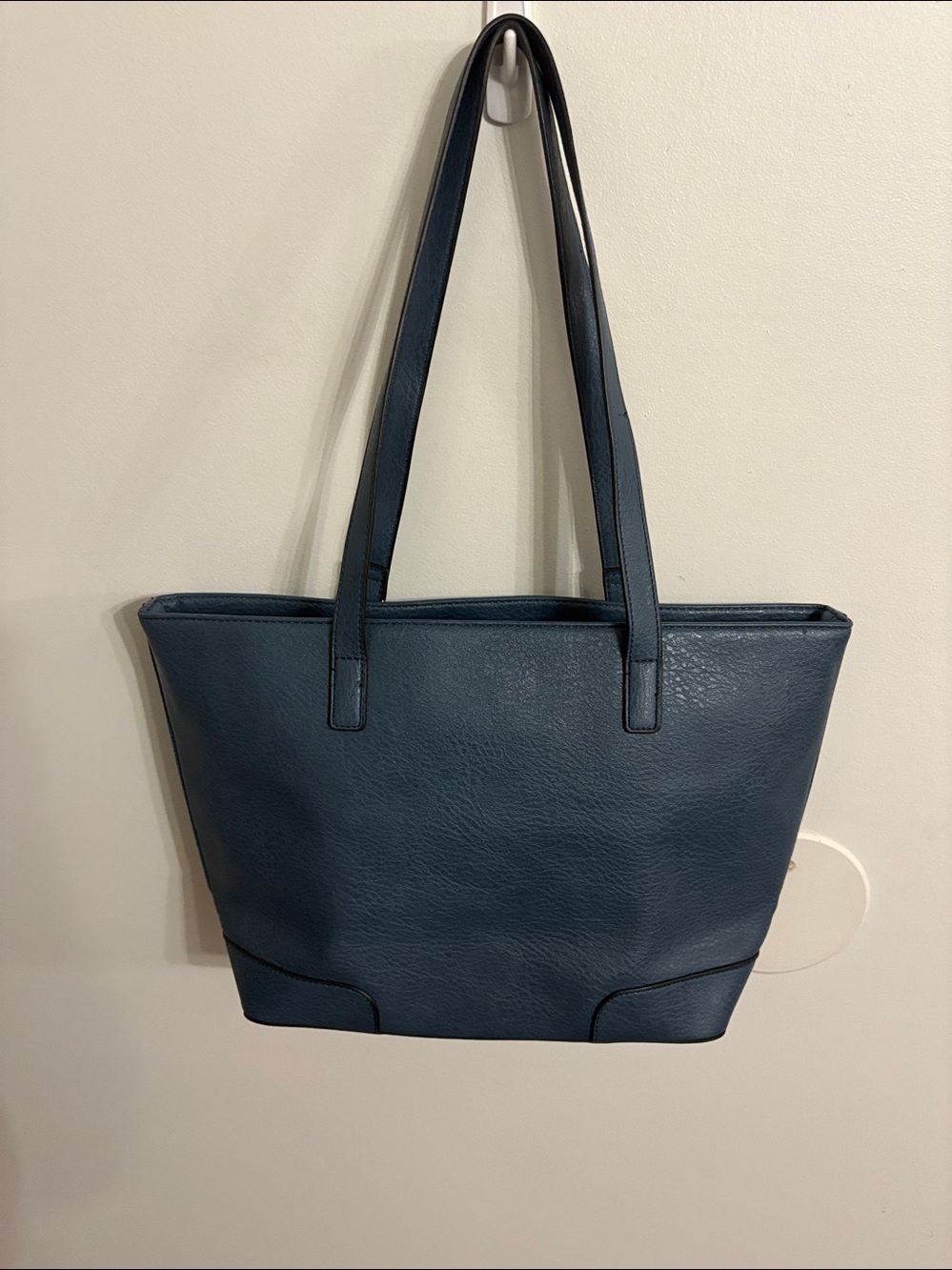 Bueno Classic Navy Tote Bag with Gold Accent - Picture 3 of 5